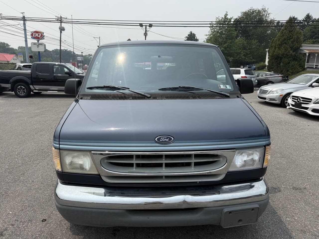 Used 1998 Ford E-150 and Econoline 150 RWD image 2