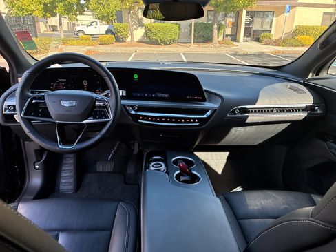 Used 2024 Cadillac Lyriq Luxury RWD image 44