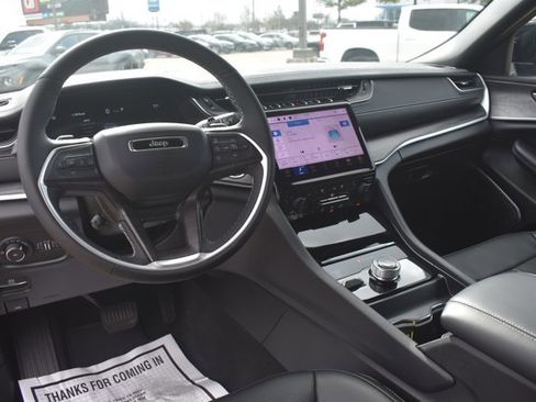 Used 2025 Jeep Grand Cherokee L Limited w/ Luxury Tech Group II image 20