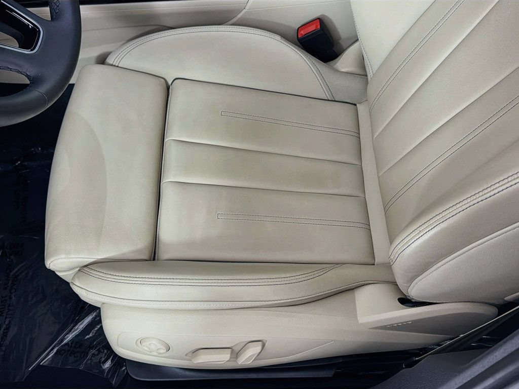 Used 2023 Audi A4 2.0T Premium w/ Convenience Package AWD/4WD image 18