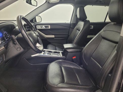 Used 2021 Ford Explorer Limited w/ Equipment Group 301A AWD/4WD image 17