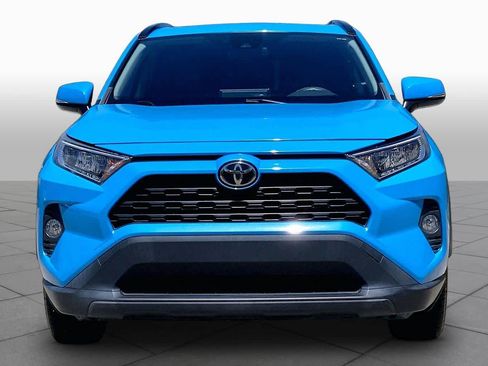 Used 2019 Toyota RAV4 XLE Premium FWD image 4