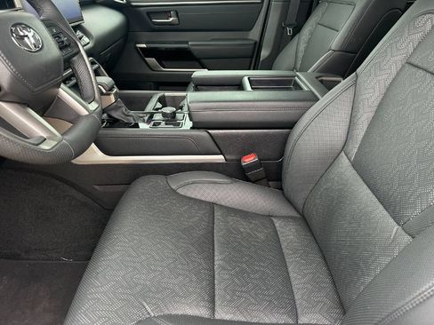 Used 2025 Toyota Tundra Limited AWD/4WD image 13