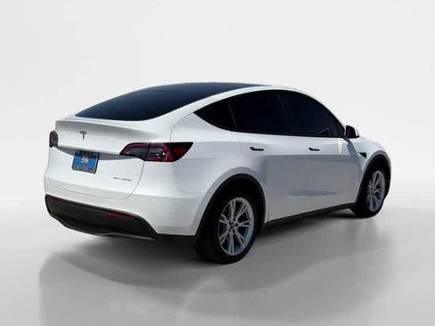 Used 2023 Tesla Model Y Performance AWD/4WD image 5