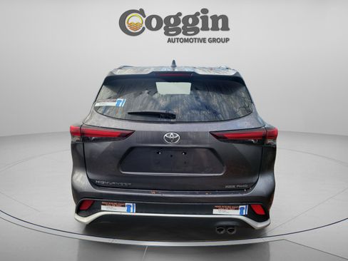 Used 2025 Toyota Highlander XSE image 4