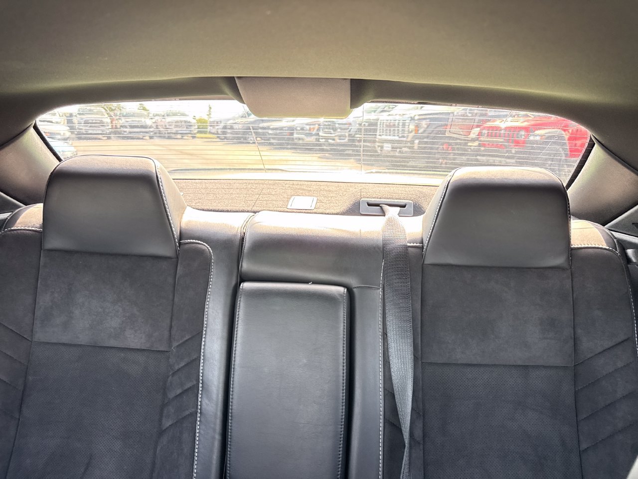 Used 2015 Dodge Challenger SRT RWD image 25