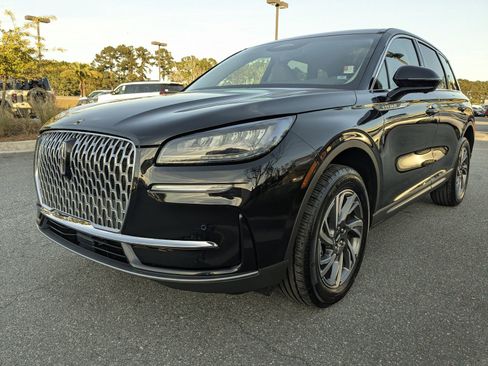 Certified 2024 Lincoln Corsair FWD w/ Equipment Group 101A image 9