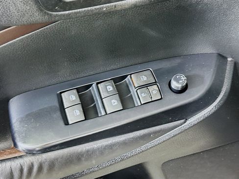 Used 2015 Toyota Highlander Plus image 17