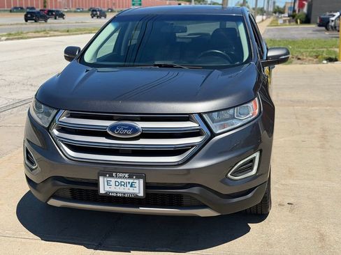 Used 2018 Ford Edge Titanium w/ Technology Package FWD image 2