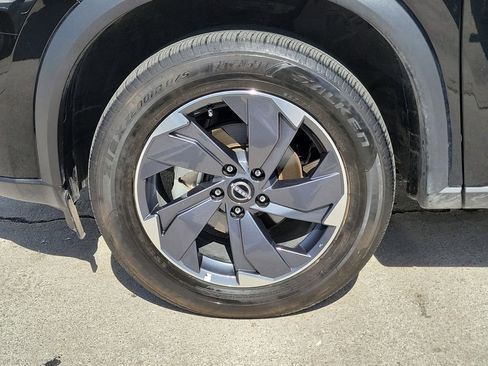 Used 2025 Nissan Rogue SV image 11