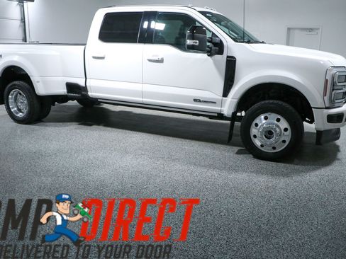 Used 2025 Ford F450 Platinum w/ FX4 Off-Road Package AWD/4WD image 6