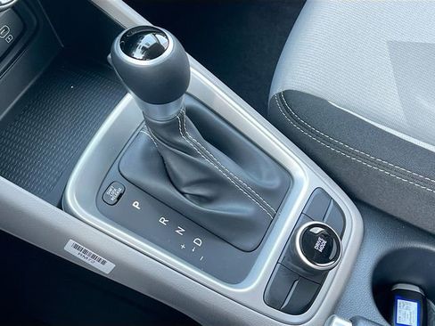 New 2025 Hyundai Venue SEL image 16