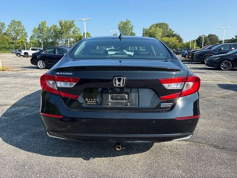 Used 2019 Honda Accord Touring image 4