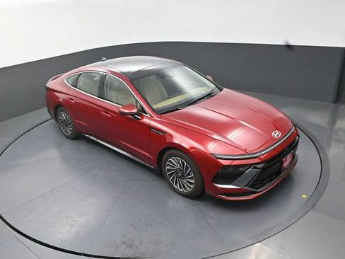 Used 2025 Hyundai Sonata Limited FWD image 23