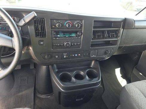 Used 2025 Chevrolet Express 3500 LT w/ LT Preferred Equipment Group RWD image 6