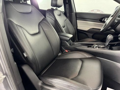 Used 2024 Jeep Compass Limited AWD/4WD image 32