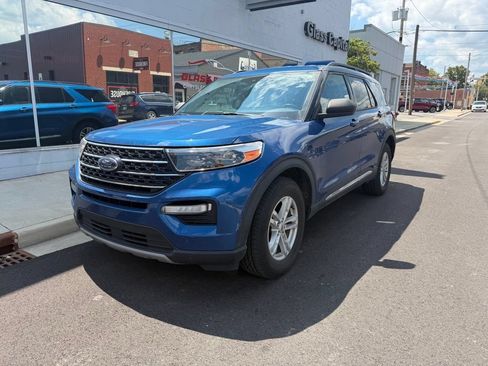 Used 2020 Ford Explorer XLT w/ Equipment Group 202A AWD/4WD image 7