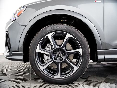 Certified 2025 Audi Q3 2.0T Premium Plus w/ Premium Plus Package AWD/4WD image 4