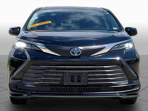 Certified 2021 Toyota Sienna LE FWD image 3