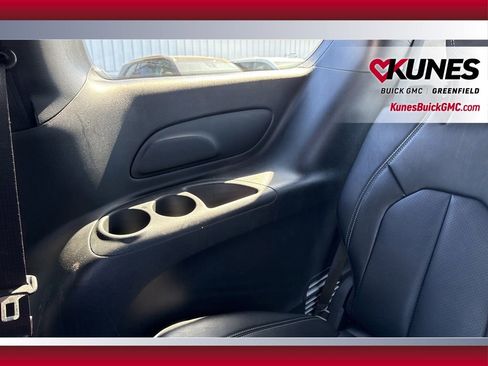Used 2025 Chrysler Pacifica Select FWD image 34