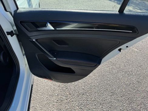 Used 2017 Volkswagen GTI SE image 42