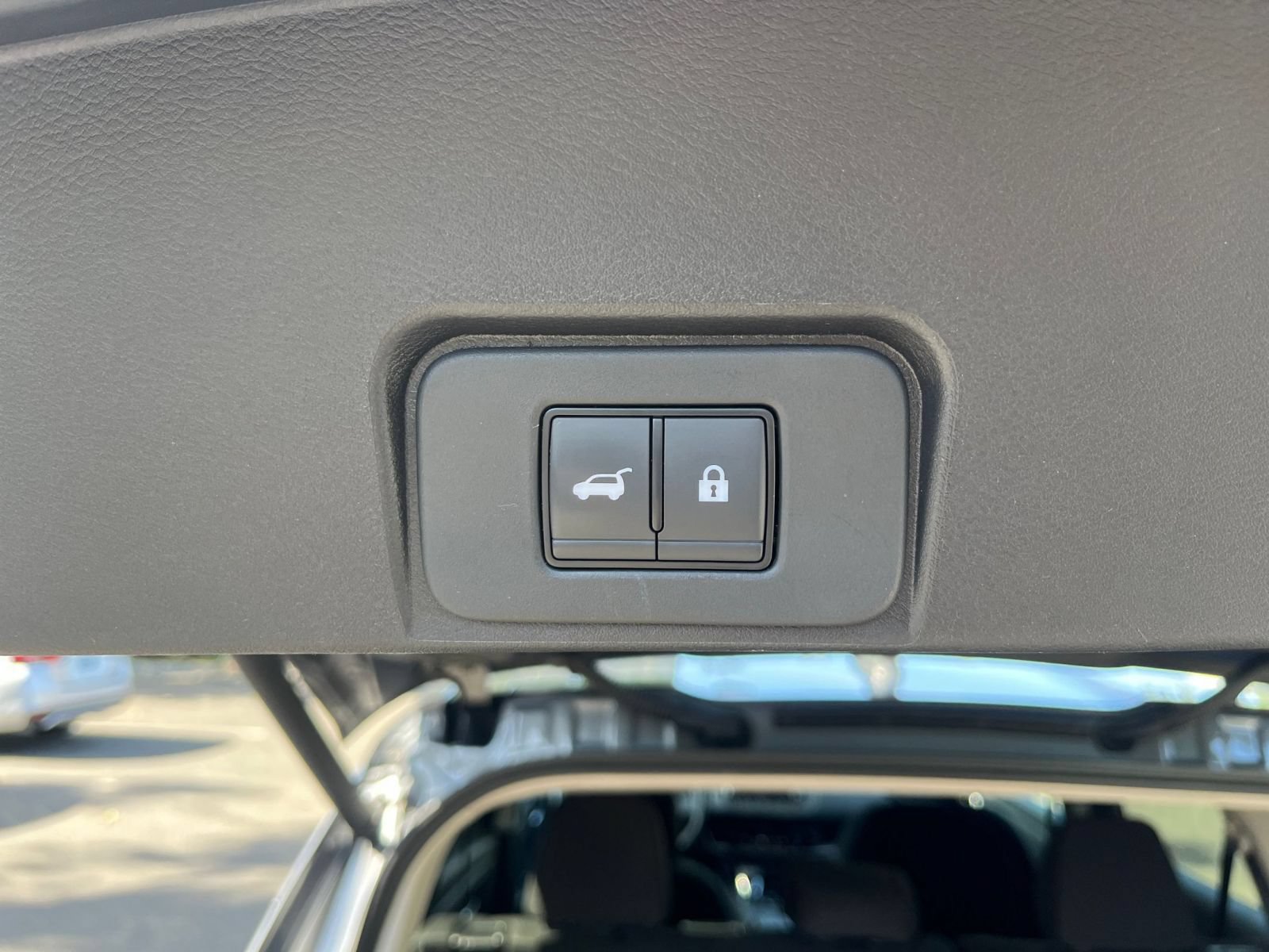 Used 2025 Nissan Rogue SV AWD/4WD image 22