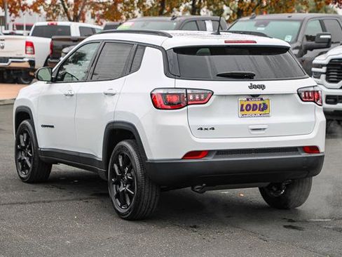 New 2026 Jeep Compass Latitude image 2