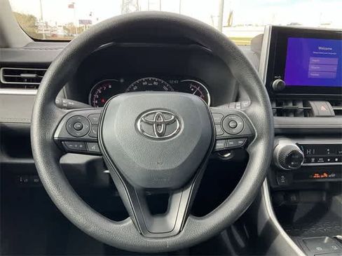 Used 2025 Toyota RAV4 XLE image 19