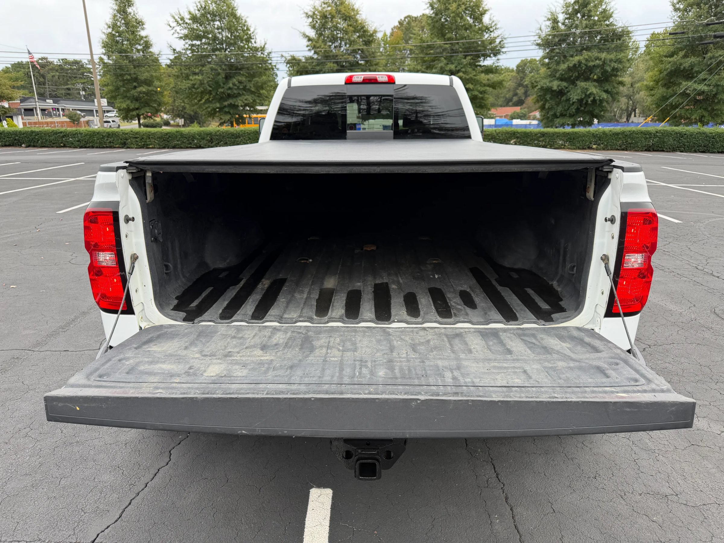Used 2017 GMC Sierra 3500 SLE w/ SLE Preferred Package AWD/4WD image 9