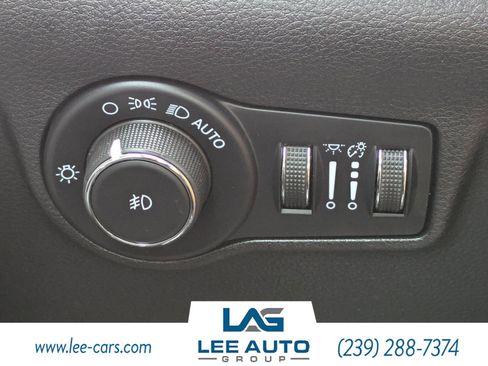 Used 2022 Jeep Compass Latitude FWD image 17