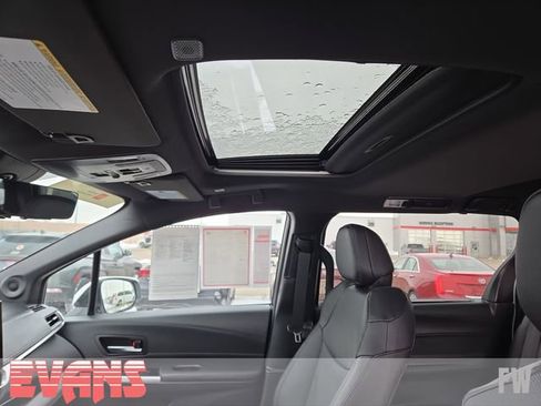 Certified 2026 Toyota Sienna Limited image 23