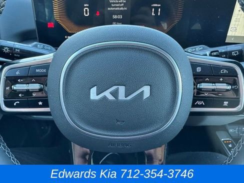 New 2025 Kia Sorento S image 20