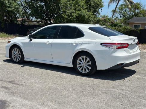Used 2020 Toyota Camry LE FWD image 22