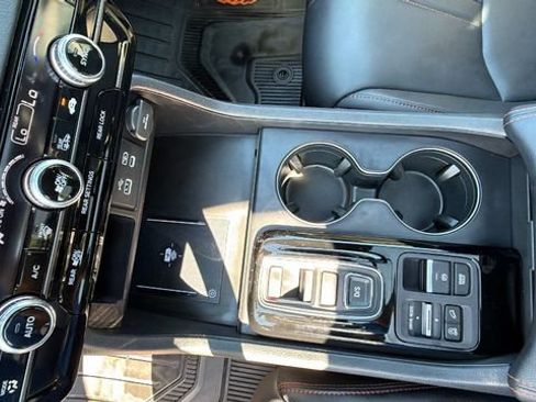 Used 2023 Honda Pilot TrailSport image 26