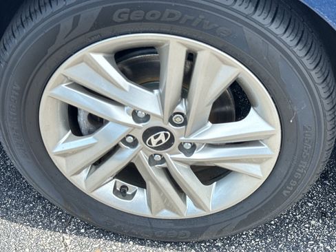 Used 2019 Hyundai Elantra Value Edition FWD image 8