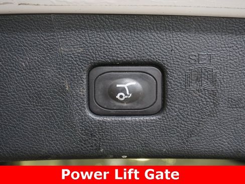 Used 2020 Ford Edge SEL w/ Convenience Package image 17