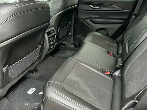 New 2024 Jeep Grand Cherokee Altitude image 12