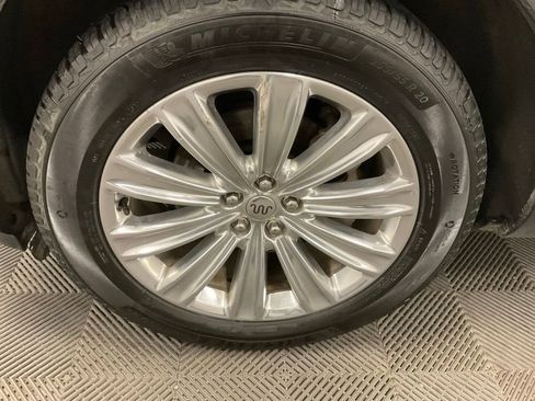 Used 2021 Ford Explorer King Ranch w/ Premium Technology Package image 15