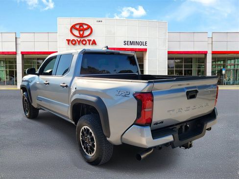 Used 2025 Toyota Tacoma TRD Off-Road image 4