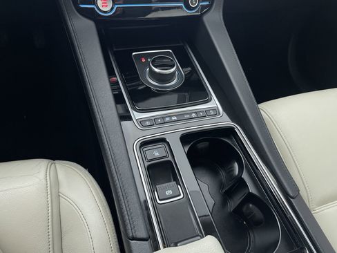 Used 2020 Jaguar F-PACE Prestige image 21
