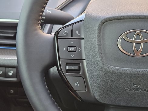 Used 2026 Toyota Prius XLE FWD image 25