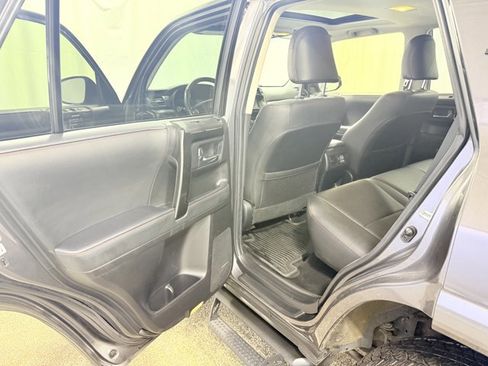 Used 2021 Toyota 4Runner TRD Off-Road Premium w/ Moonroof Package AWD/4WD image 9