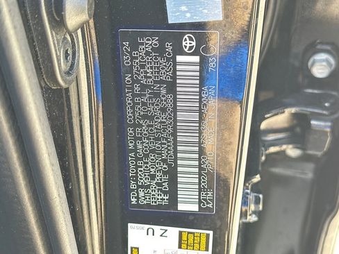 Used 2024 Toyota Crown AWD/4WD image 32