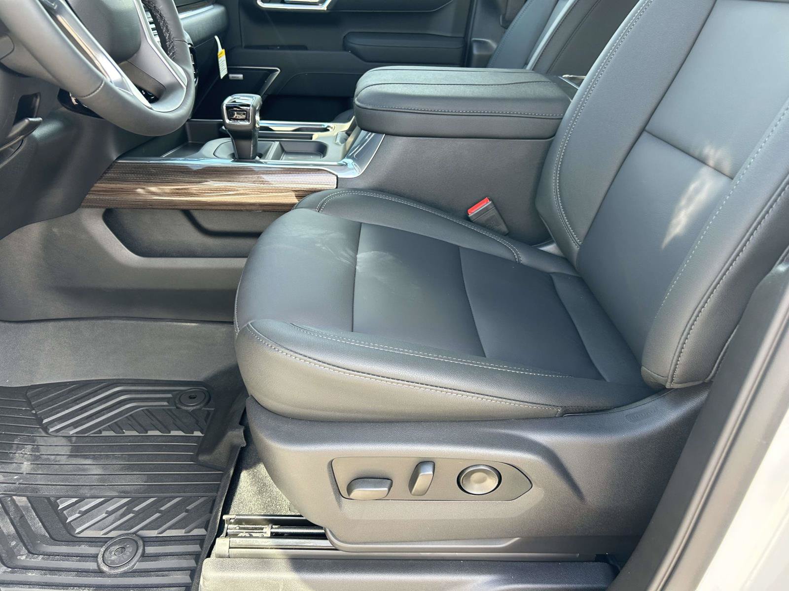 New 2026 Chevrolet Silverado 1500 RST w/ RST All Star Premium Package AWD/4WD image 16
