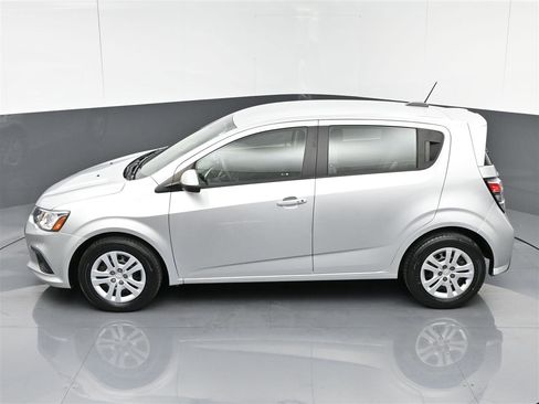 Used 2020 Chevrolet Sonic LT FWD image 28