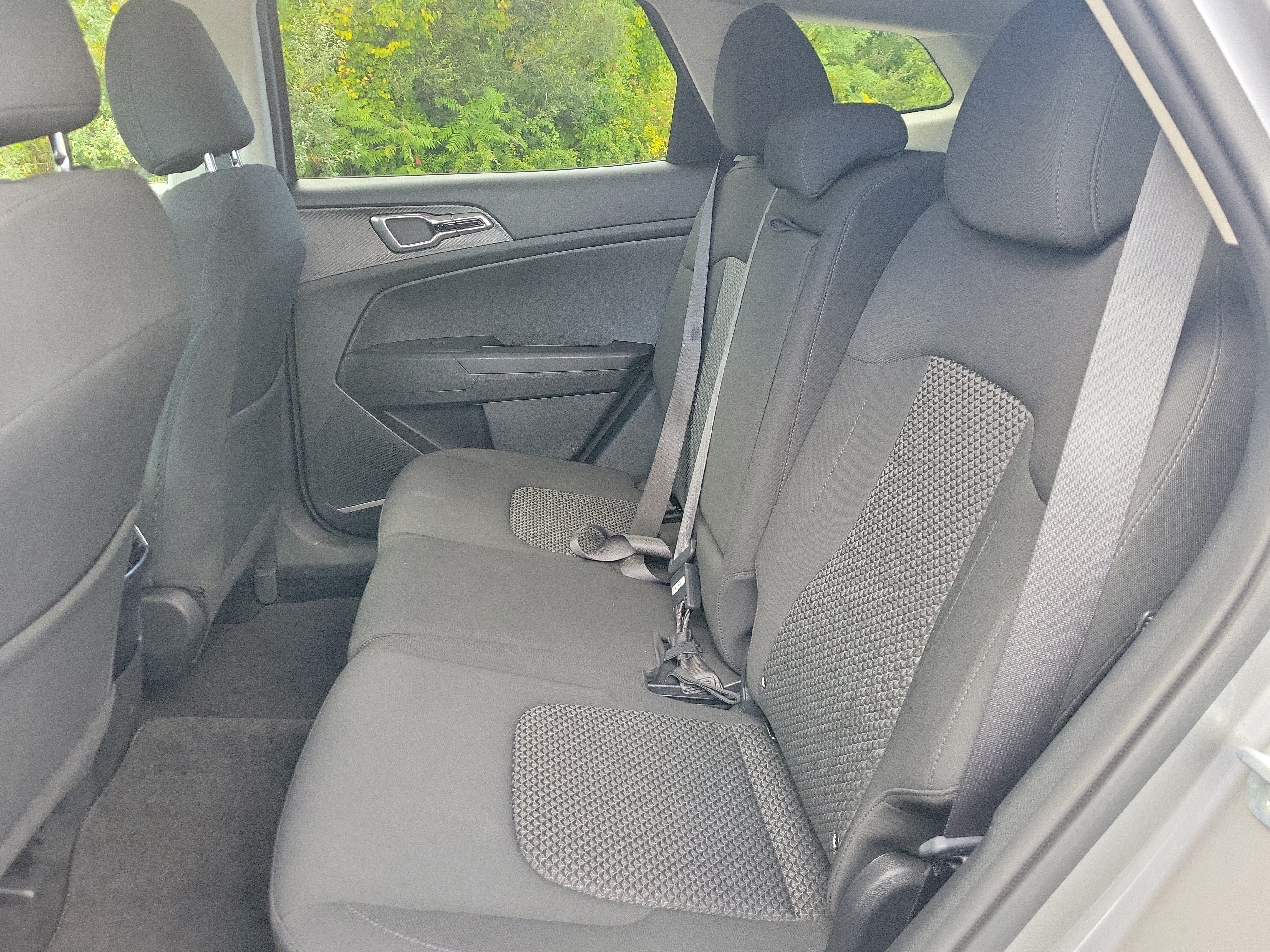 Used 2023 Kia Sportage LX AWD/4WD image 16
