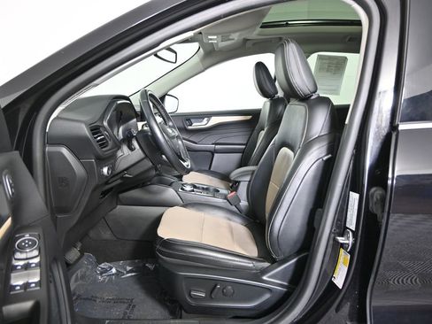 Used 2021 Ford Escape Titanium w/ Titanium Elite Package image 21