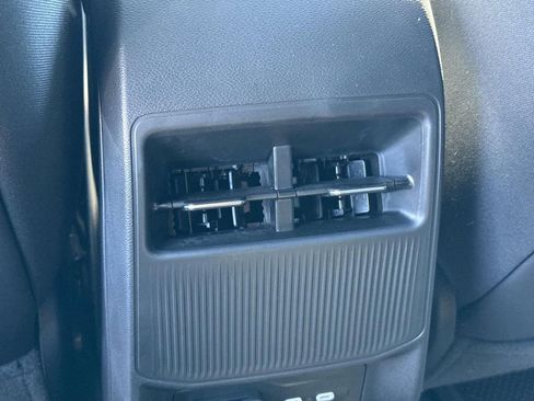 New 2026 Jeep Cherokee Overland image 12