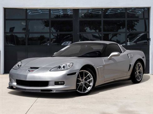 Used 2011 Chevrolet Corvette Grand Sport w/ Preferred Equipment Group image 1