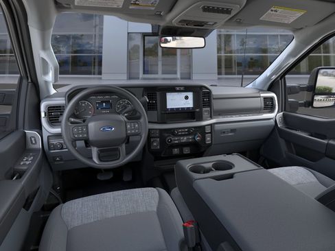 New 2026 Ford F450 XLT w/ 360-Degree Camera Package AWD/4WD image 9
